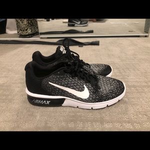 Women’s Nike sir max shoes